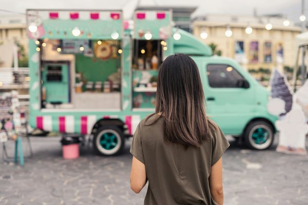 Transformer son véhicule en food truck: guide pratique et conseils